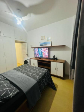 MARAVILHOSO QUARTO E SALA até 4 PESSOAS NO LEBLON na Av ATAULFO DE PAIVA